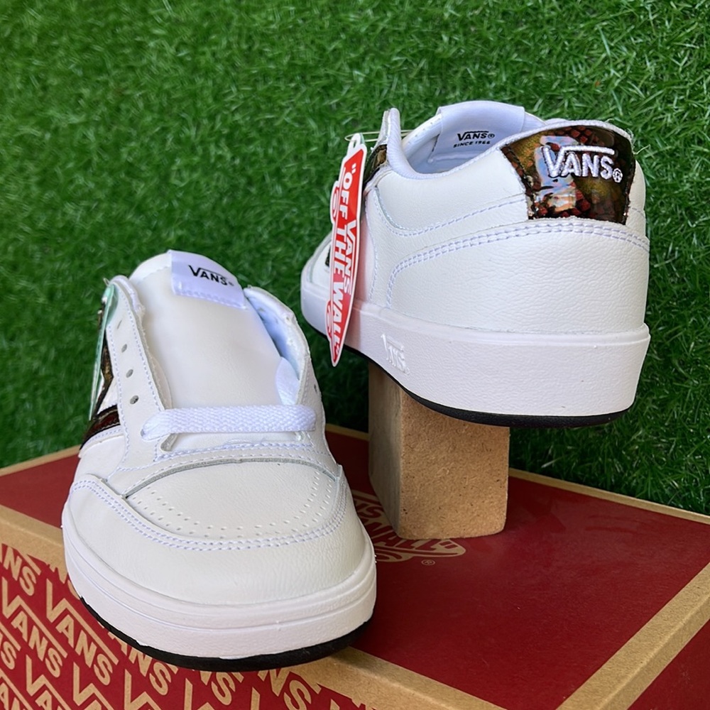 Vans Lowland Cc
(Big Reptile) Tr Wht/Red
VNOATZY909 WMNS sneakers - Picture 11 of 16